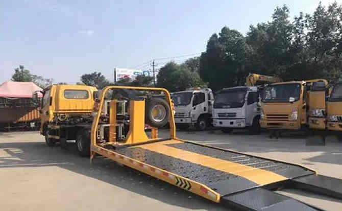 阿克苏汽车中途维修案例